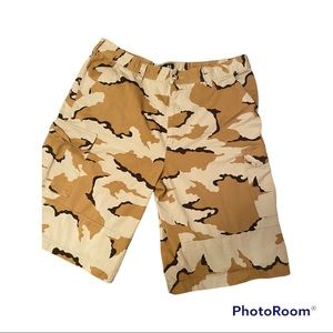 Foot Locker cargo shorts 40